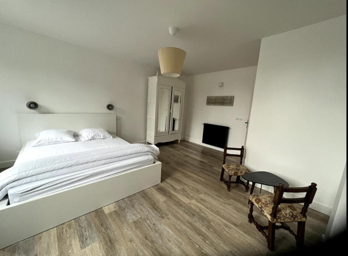 Max3, T2 En Duplex, Bord De